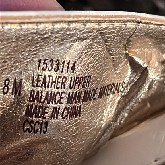 Sofft cream patent leather wedge sandals with gold hardware sz 8M - Picture 8 of 11